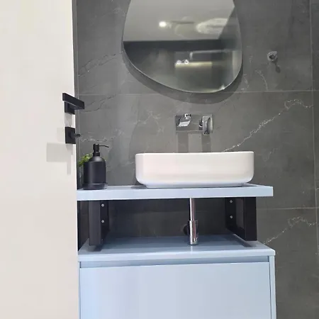 アパート Center M 101 *