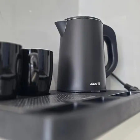 Center M 101 アパート *