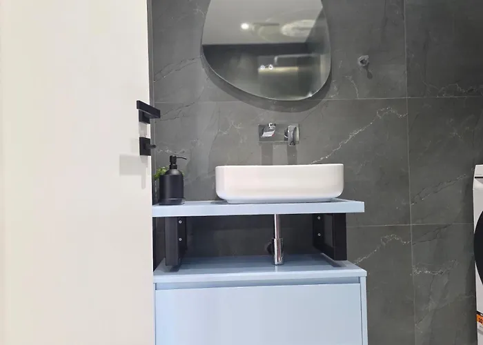 アパート Center M 101 *